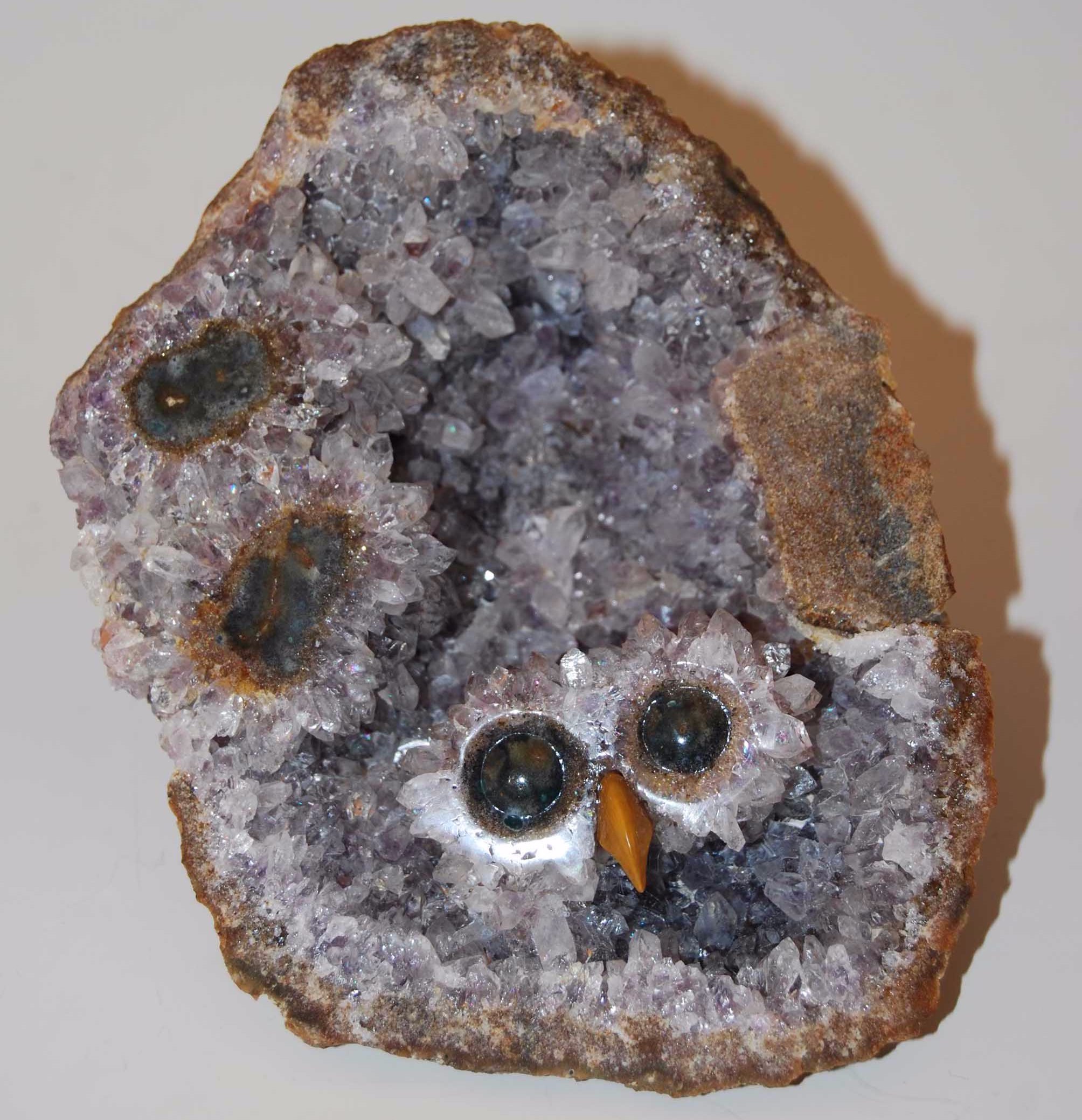 Owl face in amethyst druse