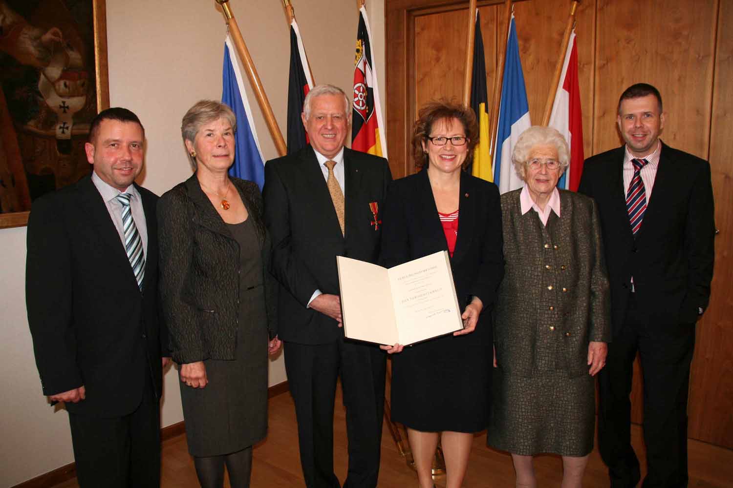 Bundesverdienstkreuz am Bande