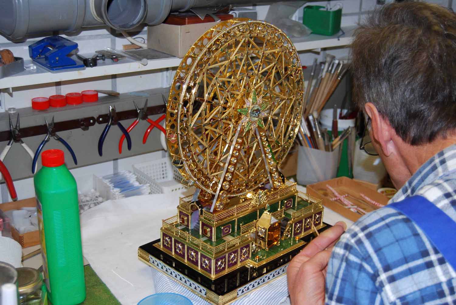 Riesenrad der Edelsteine – Entstehung